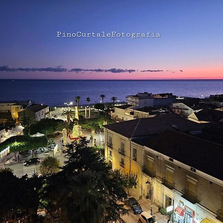 Hotel Mediterraneo Roccella Ionica Exterior foto