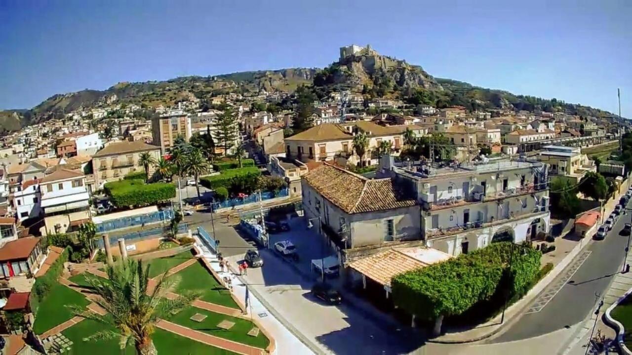 Hotel Mediterraneo Roccella Ionica Exterior foto
