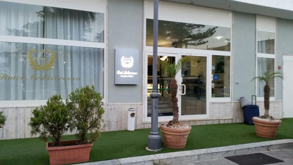 Hotel Mediterraneo Roccella Ionica Exterior foto