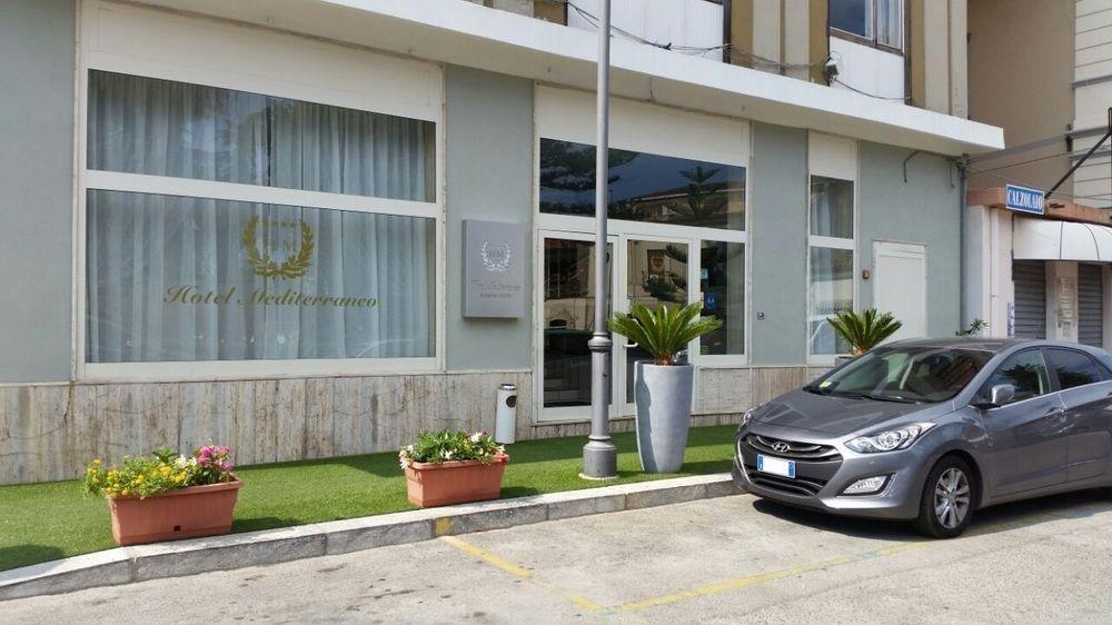 Hotel Mediterraneo Roccella Ionica Exterior foto