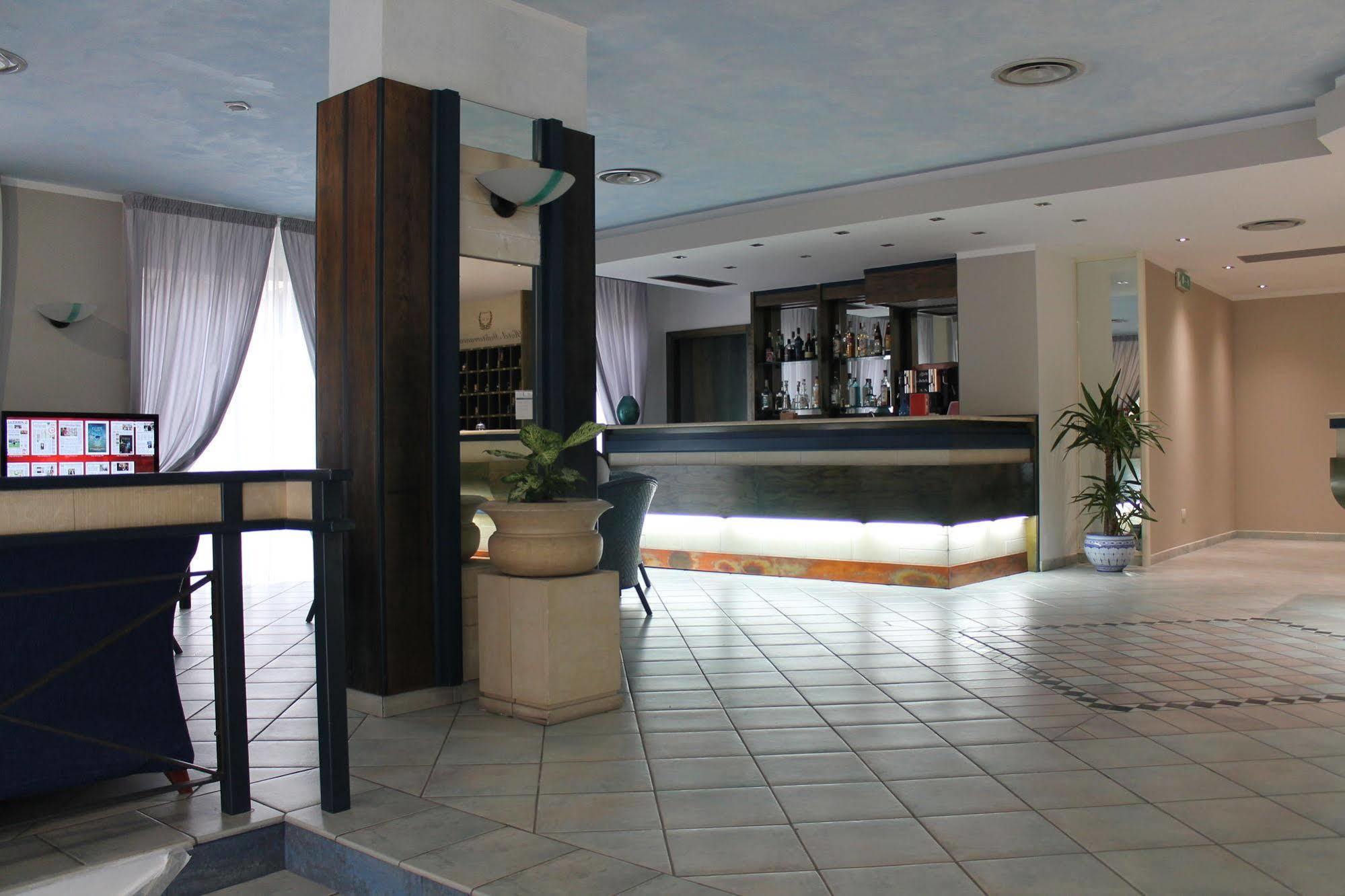 Hotel Mediterraneo Roccella Ionica Exterior foto
